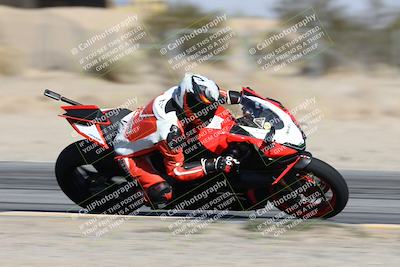 media/Dec-01-2025-Moto Forza (Mon) [[2daa91e15f]]/2-Intermediate Group/Session 3 (Turn 7 Inside Pans)/